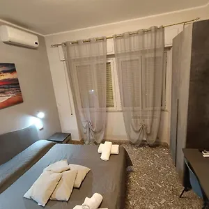 A Casa Di Lo Roma