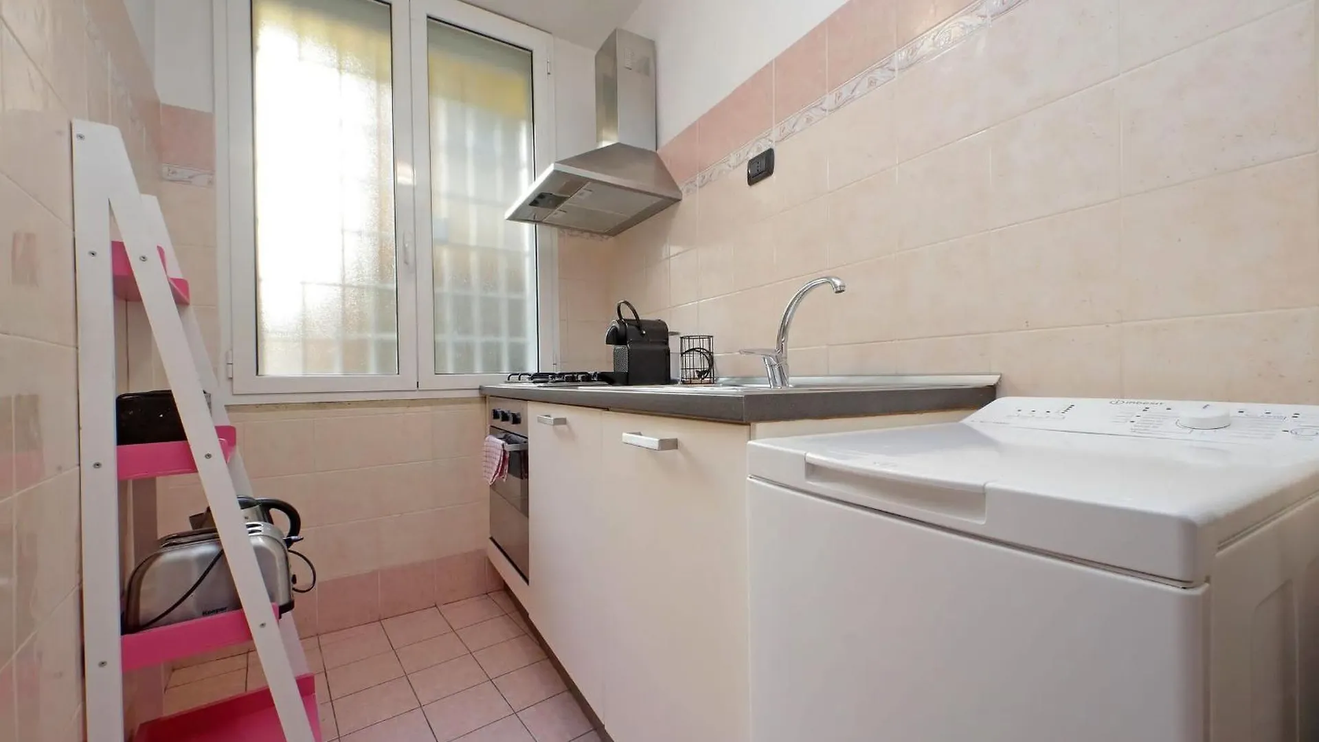 Trevi Comfort Roma 0*,  Italia